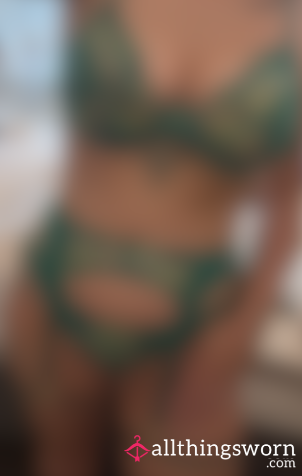 Curvy S**y Green 3 Piece 😈