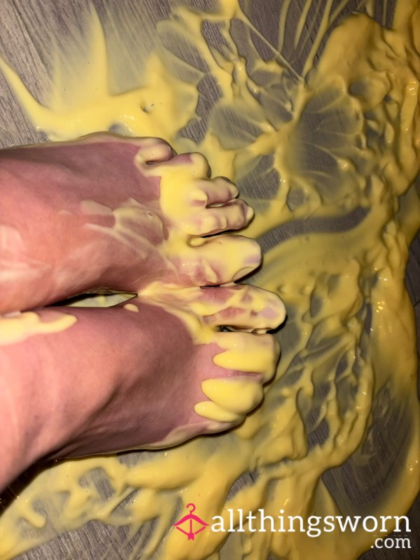 Custard Play 🦶