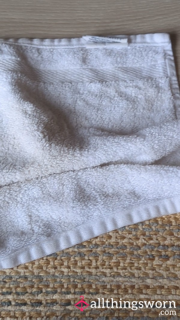 Custom Content-White Rag Floor Clean