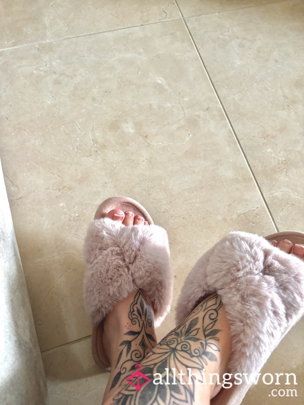 Custom Feet Content Available👀❤️‍🔥