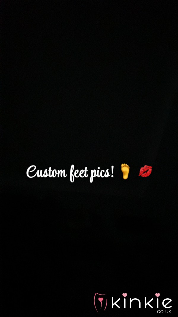 Custom Feet Pics😘