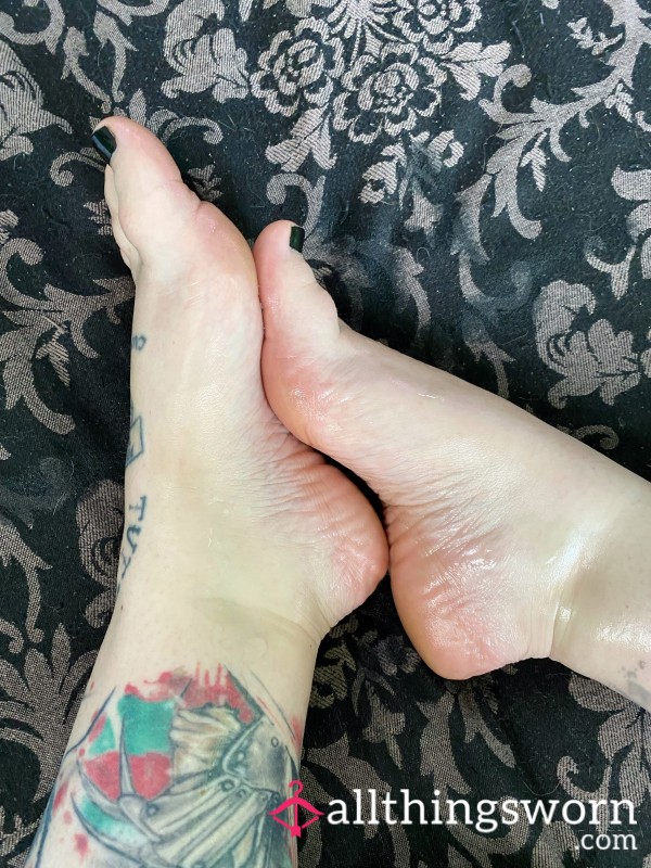 Custom Feet Pics 🦶🏻🔥💦