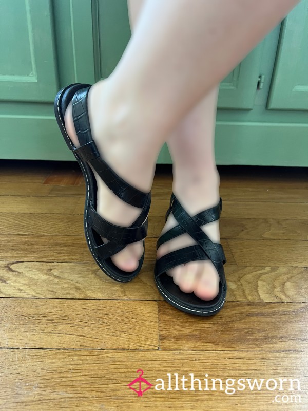 🌸 Custom Feet Pics à La Française — Your Wish, My Feet 🌸
