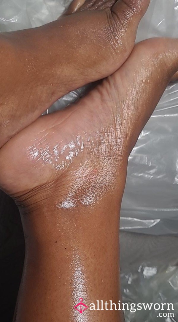 Custom Feet Pictures