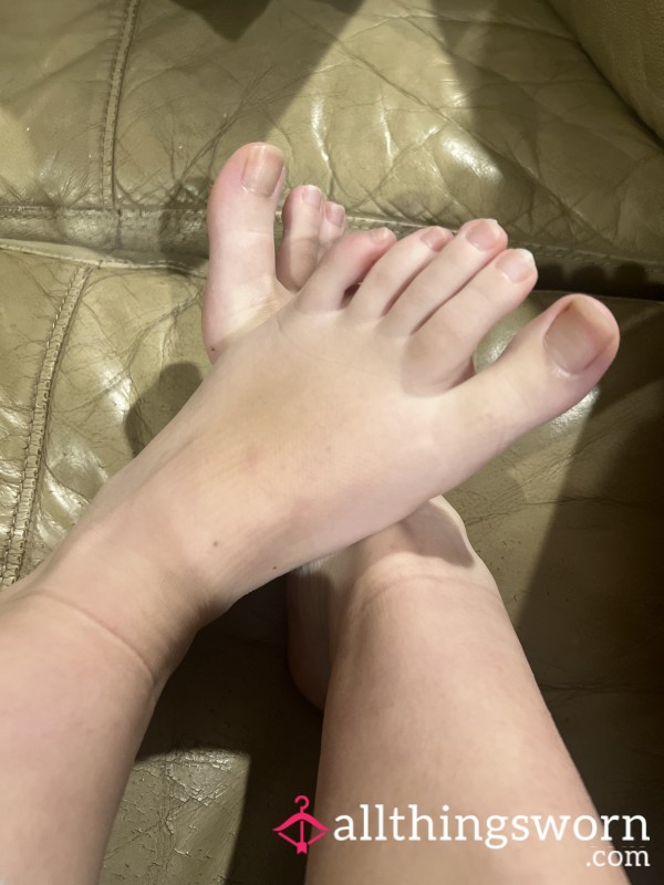 Custom Feet Pictures