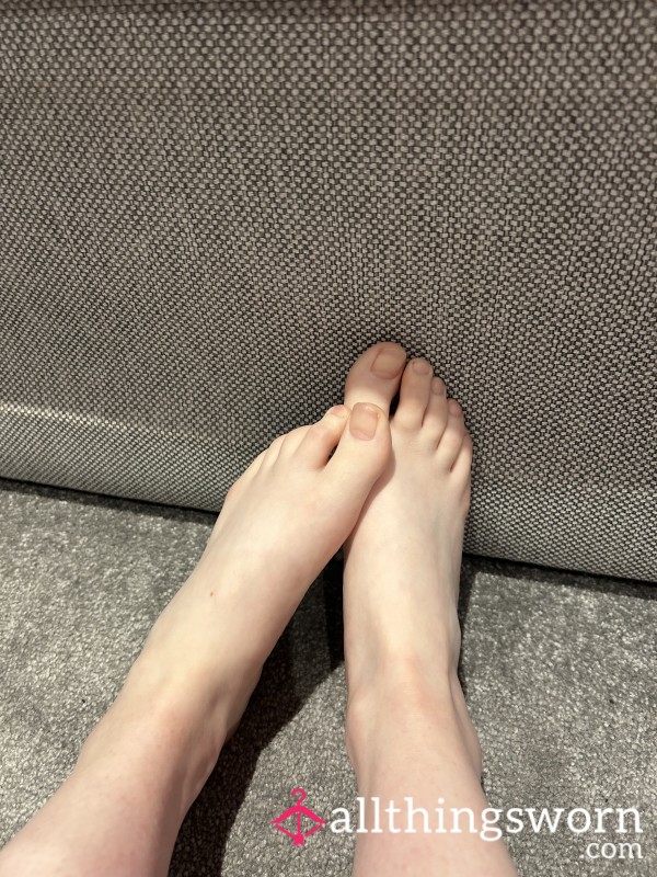 Custom Feet Pictures