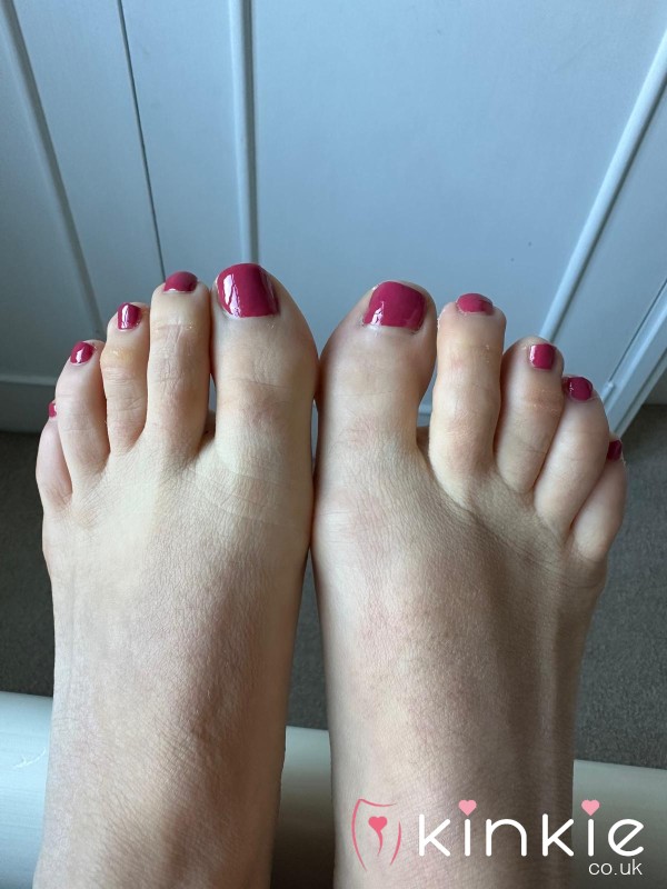 CUSTOM FEET PICTURES AND VIDEOS 5 STAR ⭐️ ⭐️⭐️⭐️⭐️ REVIEWS