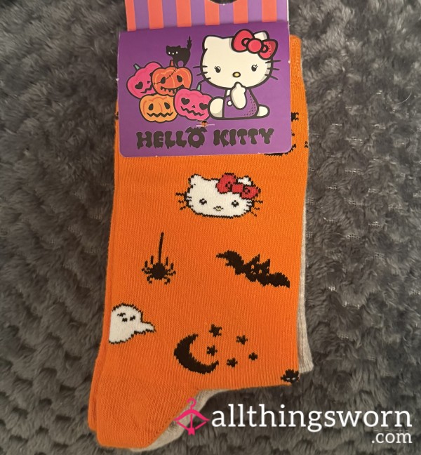 Custom Hello Kitty Socks Available Wears👣🩷