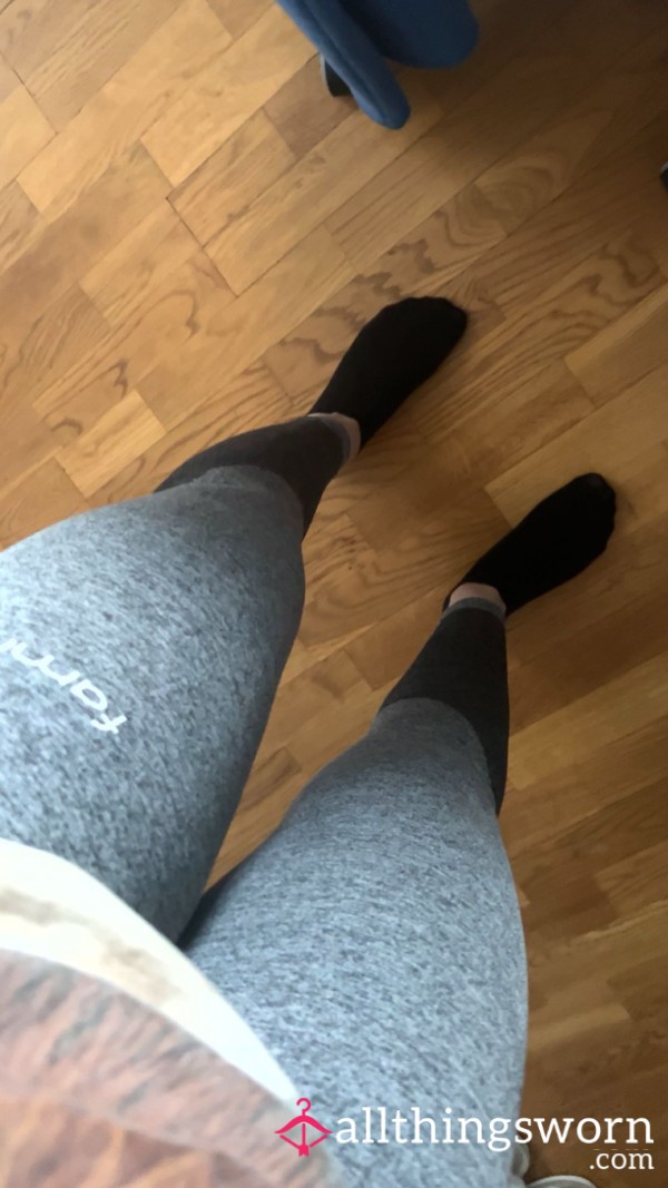 Custom Pictures Of Me Wearing Leggings😮‍💨