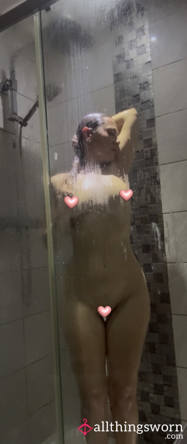 CUSTOM VIDEOS AND PICS😈