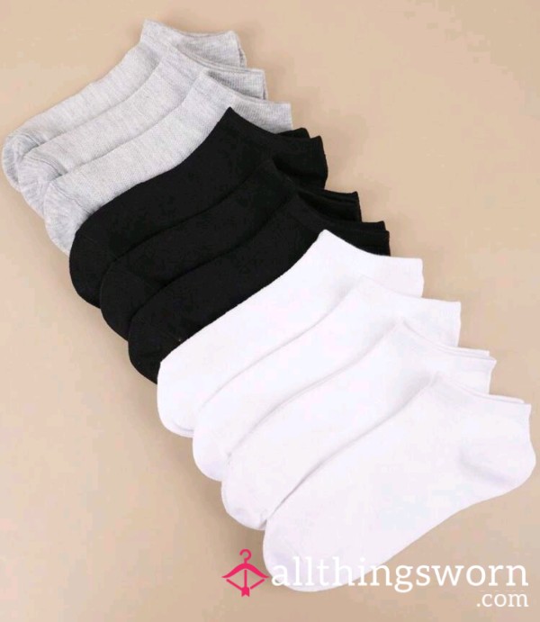Custom Wear - Basic Ankle Socks Worn To Perfection 🖤🤍