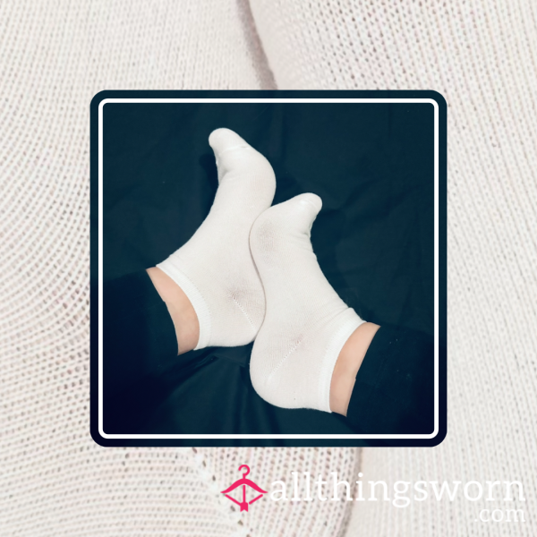 Custom Wear ⋆ White Trainer Socks