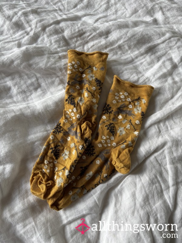 Custom-Worn Flor*l Socks