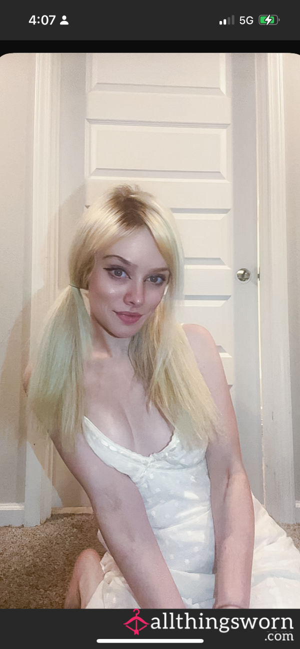 CUSTOMS Start At 25 -PIC BUNDLES: 25 -VID BUNDLES: 45 -s**TING Start At 20 -LIVE SESSIONS Start At 25 -CAM SESSIONS Start At 30 -GFE (Daily: 50 WEEKLY:120 MONTHLY: 180) WORN ITEMS: -NYLONS -S