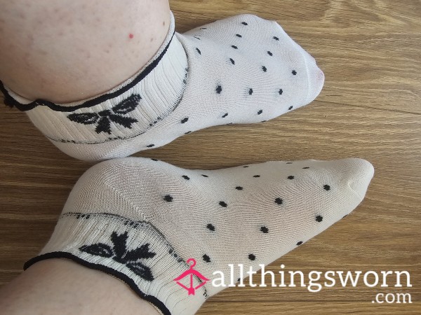 Cute Ancle Socks With Bow Print Detail!