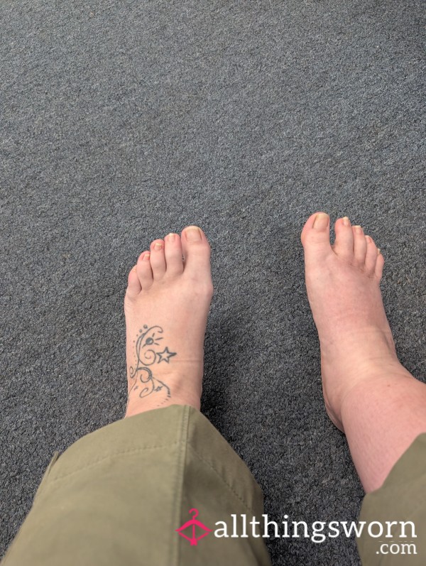 Cute Bare Feet All Natural
