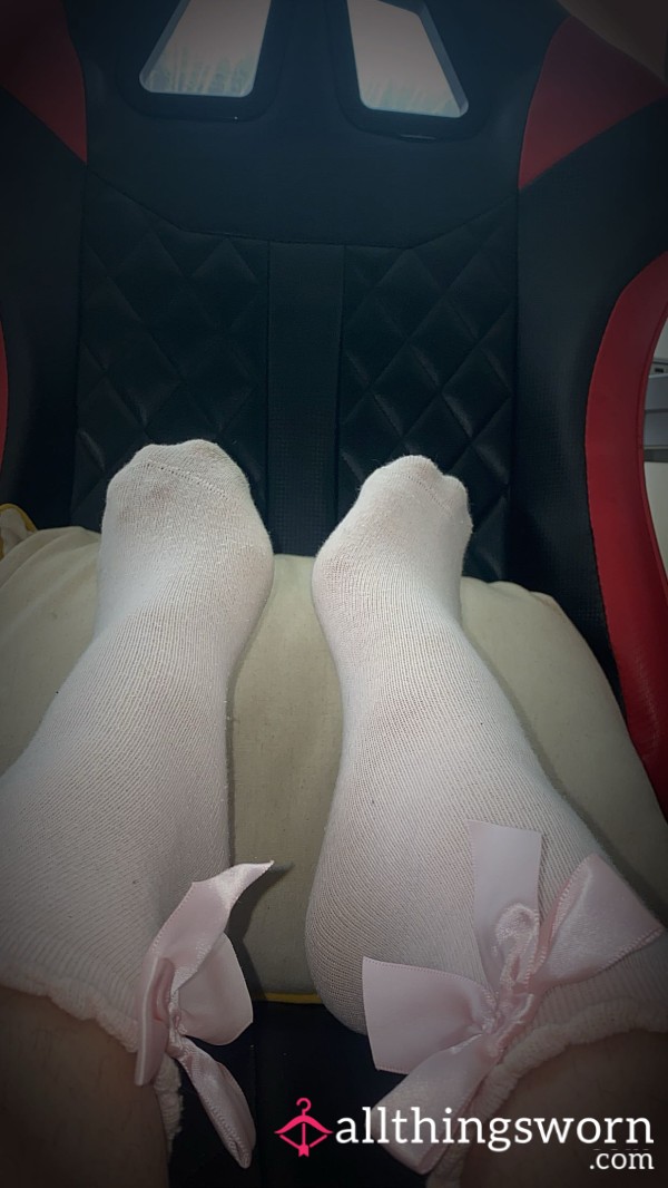 Cute Bow Socks.