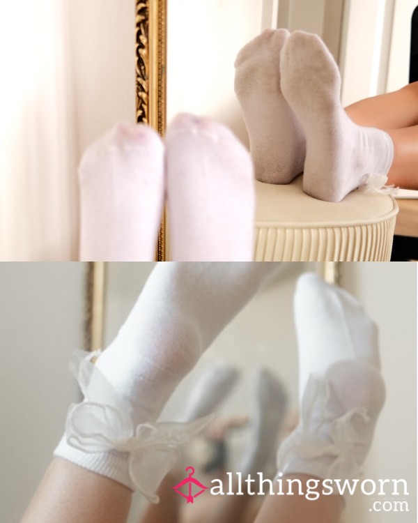 Cute Bow Socks, 48hr Wear 🤍