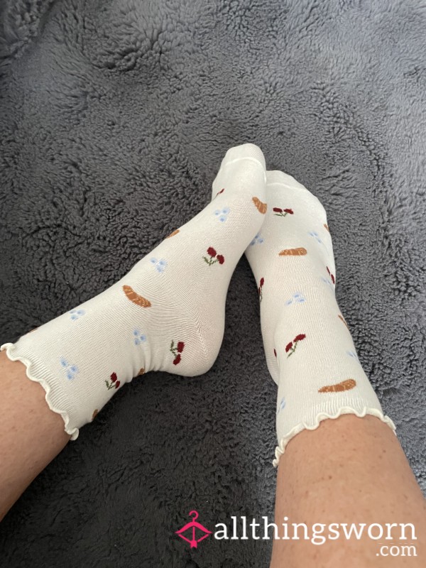 Cute Cotton Socks With Cherries And Flowers