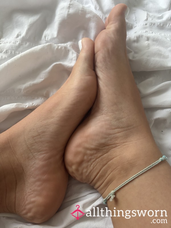 Cute Feet Pics With Wrinkly Soles And Toe Close Ups 🦶🏻💦