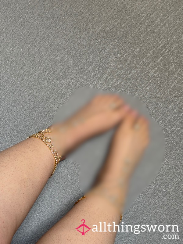 CUTE FEET W/ACCESSORIES