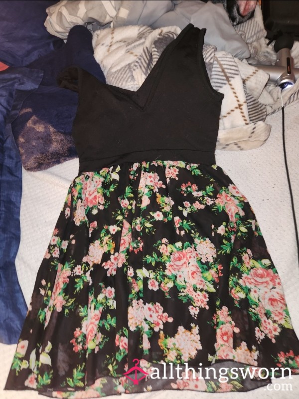 Cute Flor*l Dress Stretchy Size M
