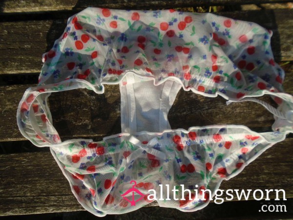 💛🩷Cute Frilly Cherry Panties🩷💛