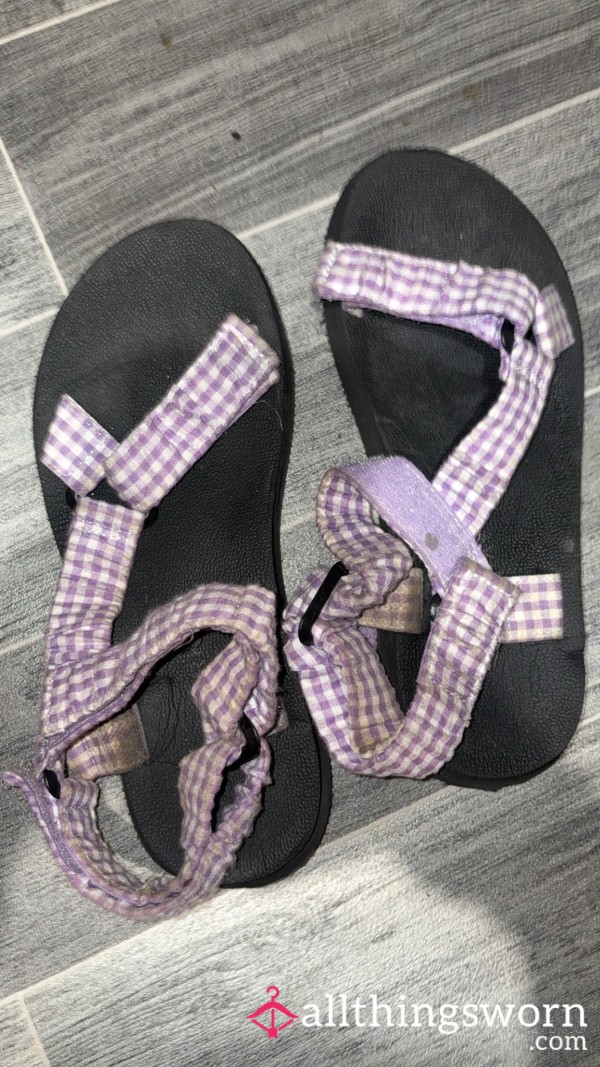 Cute Girly Purple Velcro Sandals , Dirty & Worn 💜