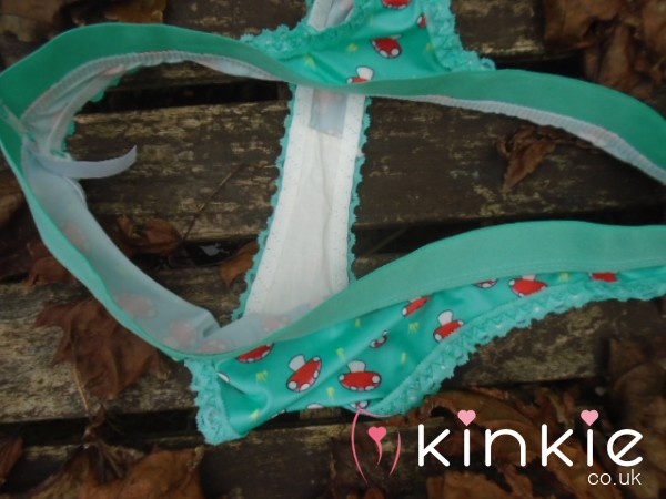💚Cute Green Patterned Thongs💚