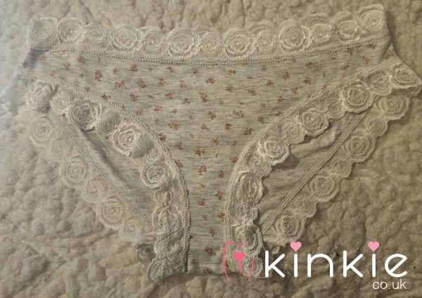 Cute Grey Flor*l Laura Ashley Full Back Briefs With A Lace Trim 🥰
