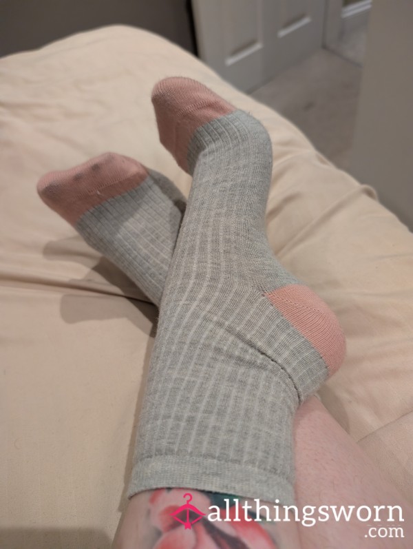 Cute Grey Sock With 24 Hour Wear