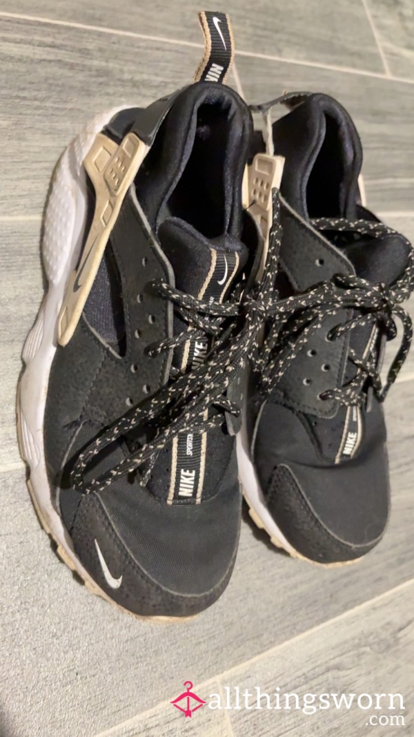 Cute Gym Nike Black And White Trainers