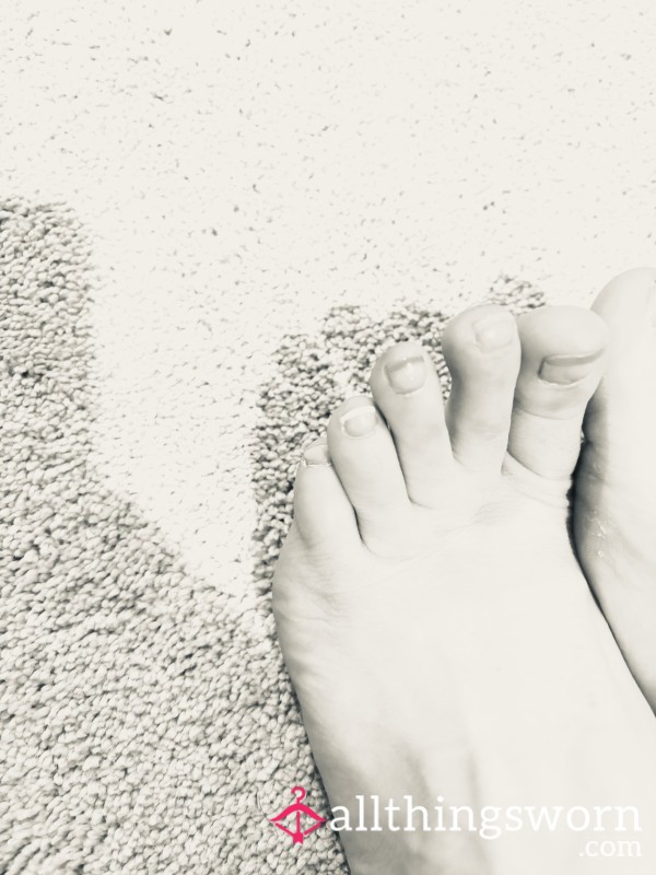 Cute Holiday Pedicure ☀️ 👣