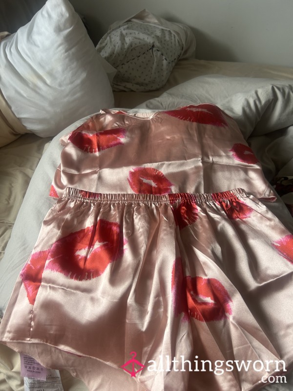 Cute Kisses Pjs