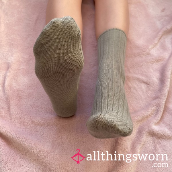 Cute Light Green Socks - 48hr Wear 🌱