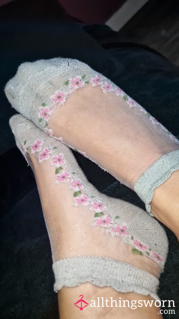 Cute Lil Nylon Socks With Flowers 💐 Well Worn, Had Them On All Day.