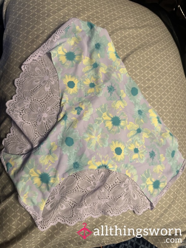 Cute Lilac Lace Back