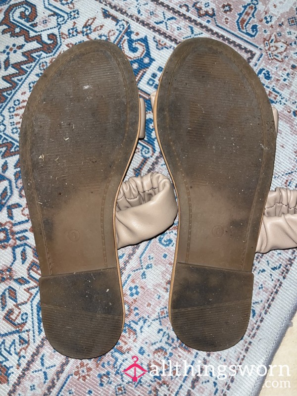 Cute Little Beige & Baby Pink Flats🩷-well Worn.