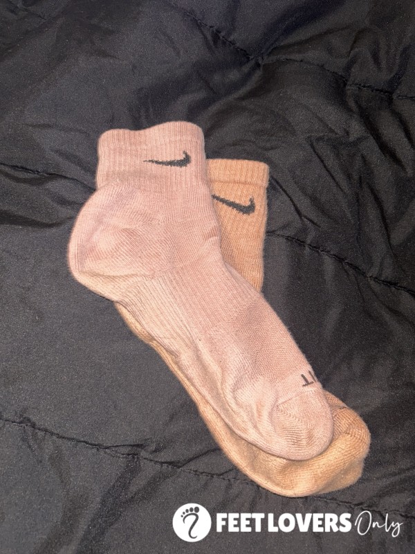 Cute Little Steel Toe Work Socks • 10hr Wear 🤍