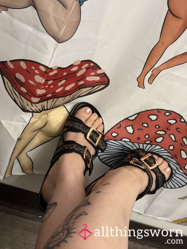 Cute & Natural Feet Pics