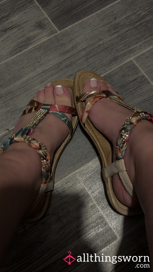 Cute Old Sandals Ribbon And Glitter