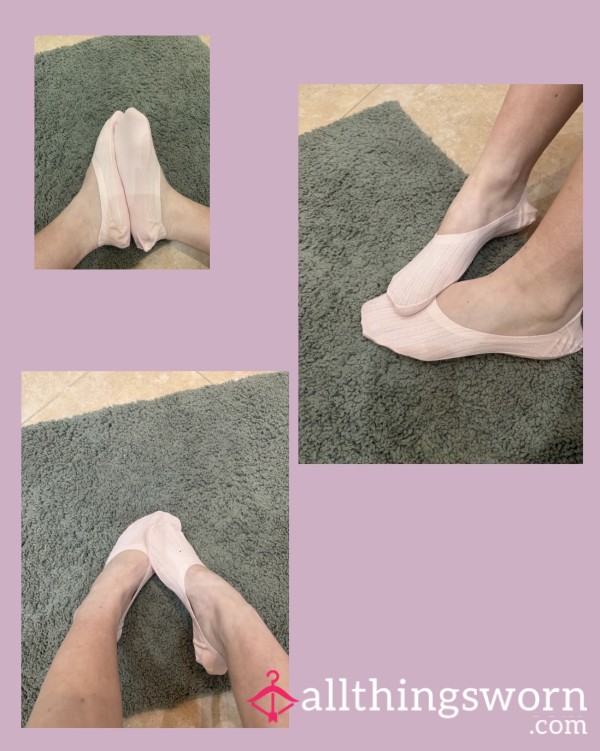 Cute Pink Footsies 🌸