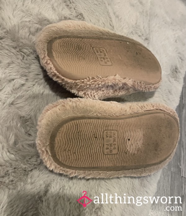 Cute Pink 💗 Slippers