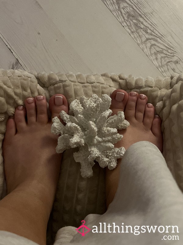 Cute Size 5 Feet Pics With Fresh Manicure At Your Service ❤️‍🔥❣️💗