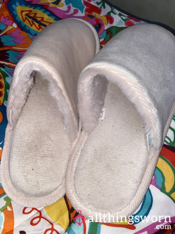 Cute Slippers Size 5