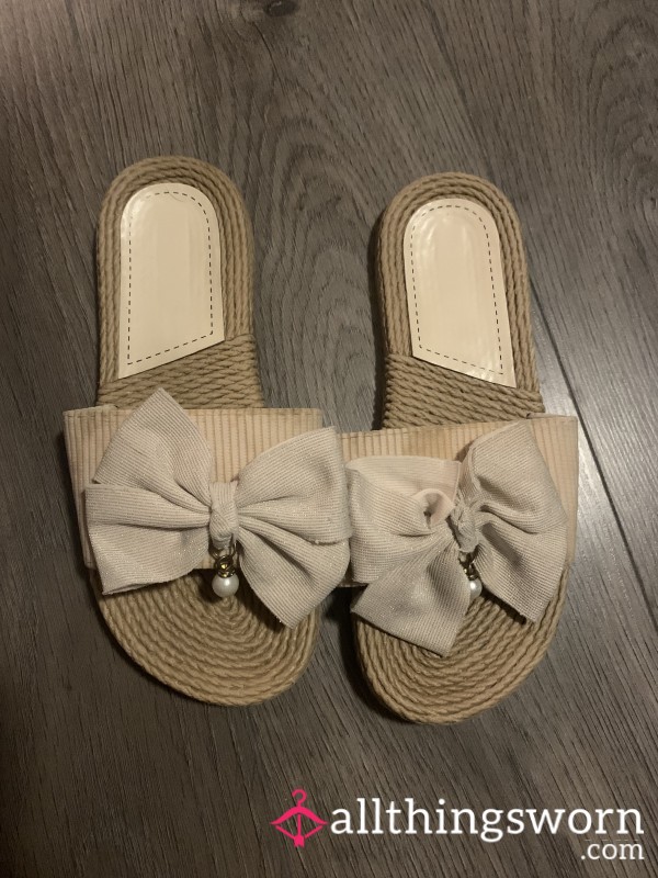 Cute Slippers With Bows