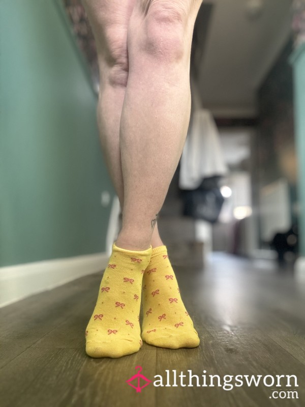 💛 CUTE YELLOW ANKLE SOCKS 💛