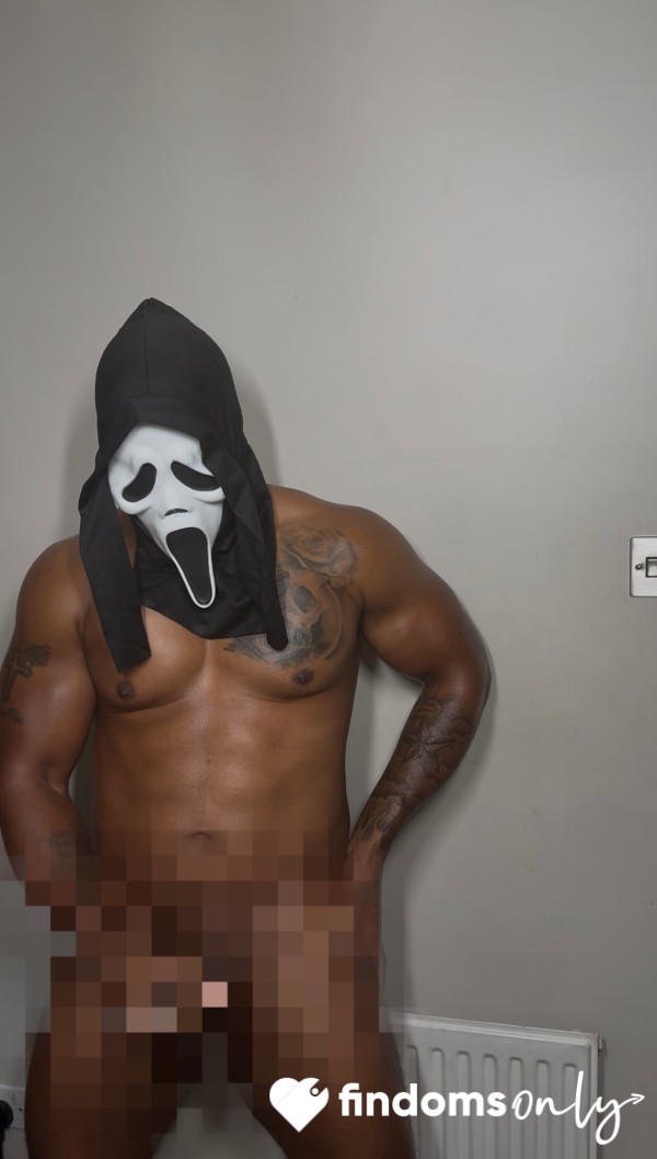 Daddy Shoots A Big Load In My Scream Mask 👻🍆💦