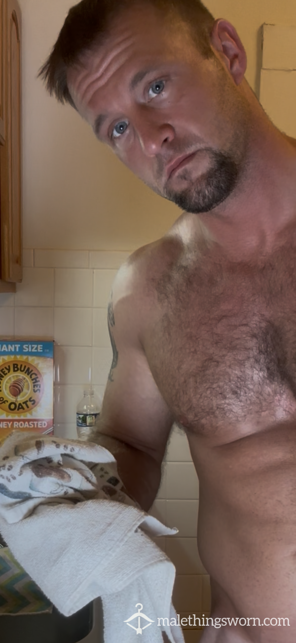 Daddy Washing Dishes In The Nude