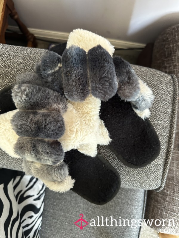 Damaged Outdoor Slippers 🥿 😘